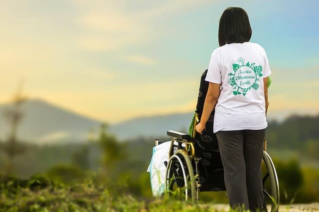Essential Tips for Caregivers in Home Nursing